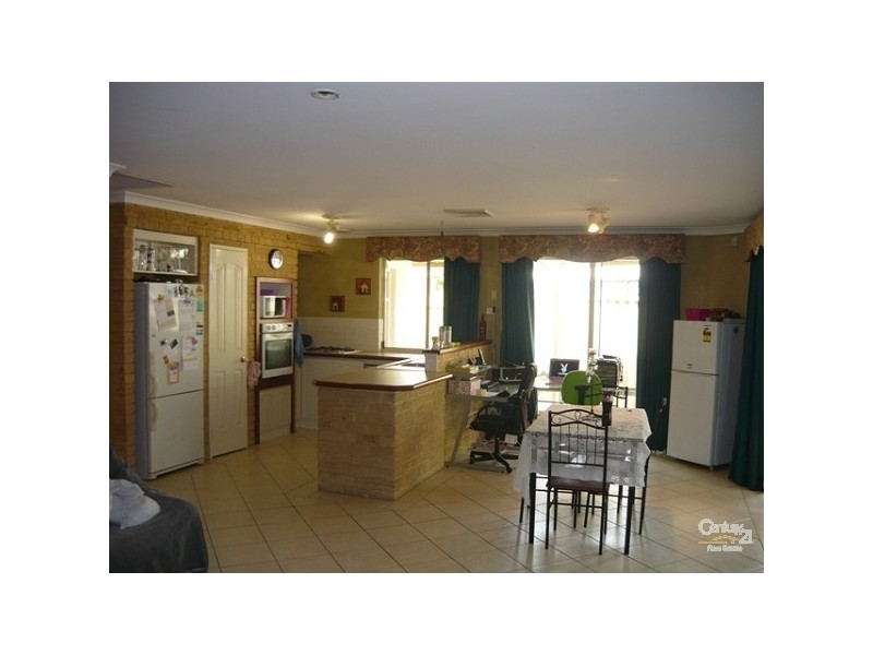 5B Ardmore Court, Meadow Springs WA 6210