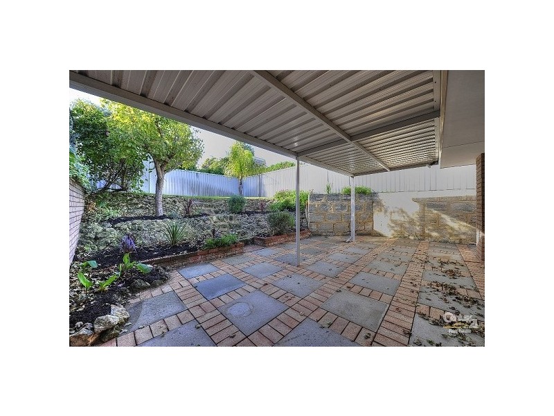 1A Birkdale Court, Halls Head WA 6210