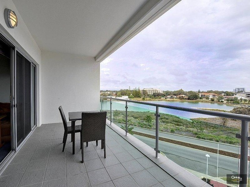 304/16 Dolphin Drive, Mandurah WA 6210