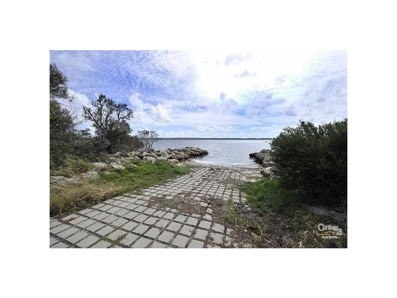 61 Pioneer Place, Birchmont WA 6214