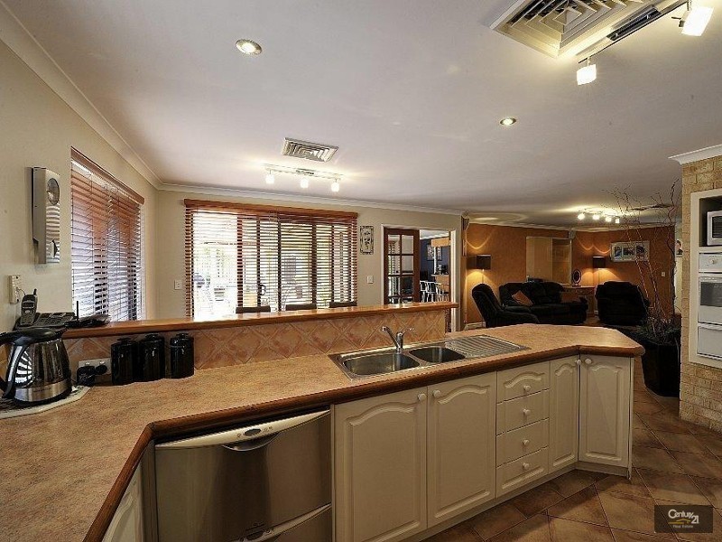 23 Waterville Retreat, Meadow Springs WA 6210