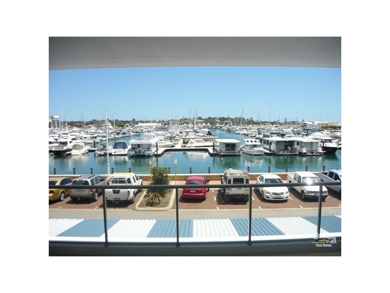 1/1 Breakwater Parade, Mandurah WA 6210