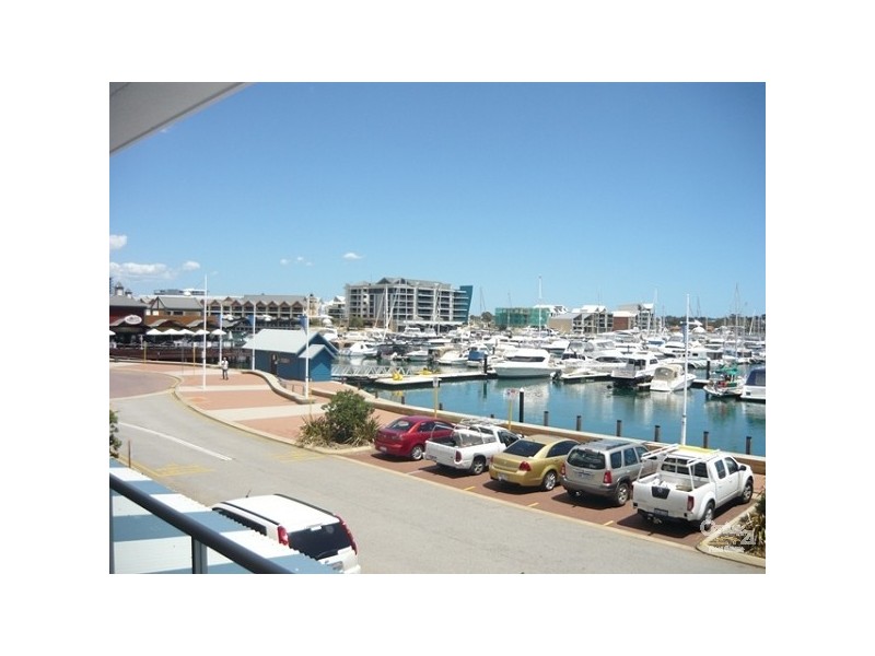 1/1 Breakwater Parade, Mandurah WA 6210