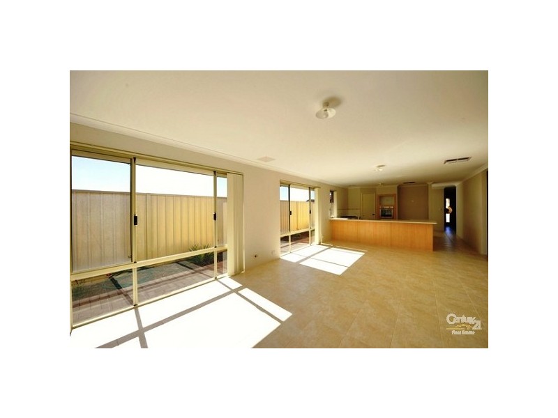 7 Lascelles Circus, Lakelands WA 6180