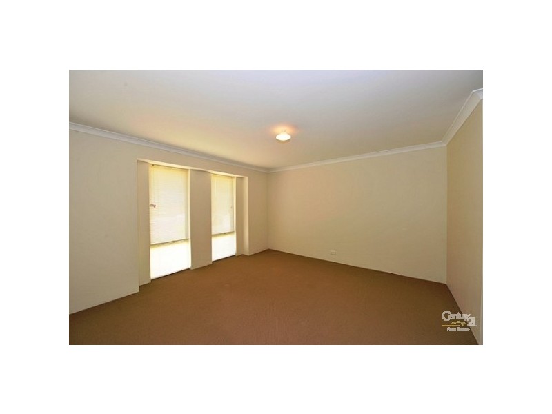 7 Lascelles Circus, Lakelands WA 6180