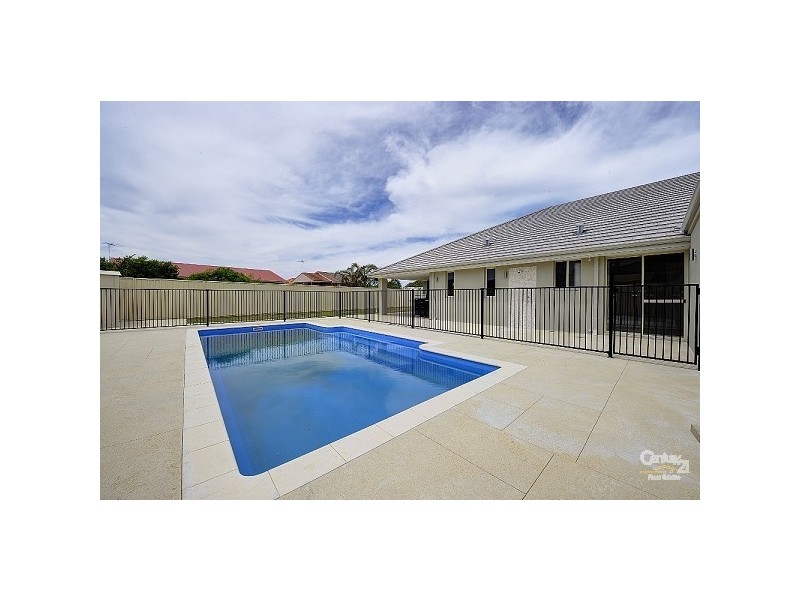 6 Hera Court, San Remo WA 6210