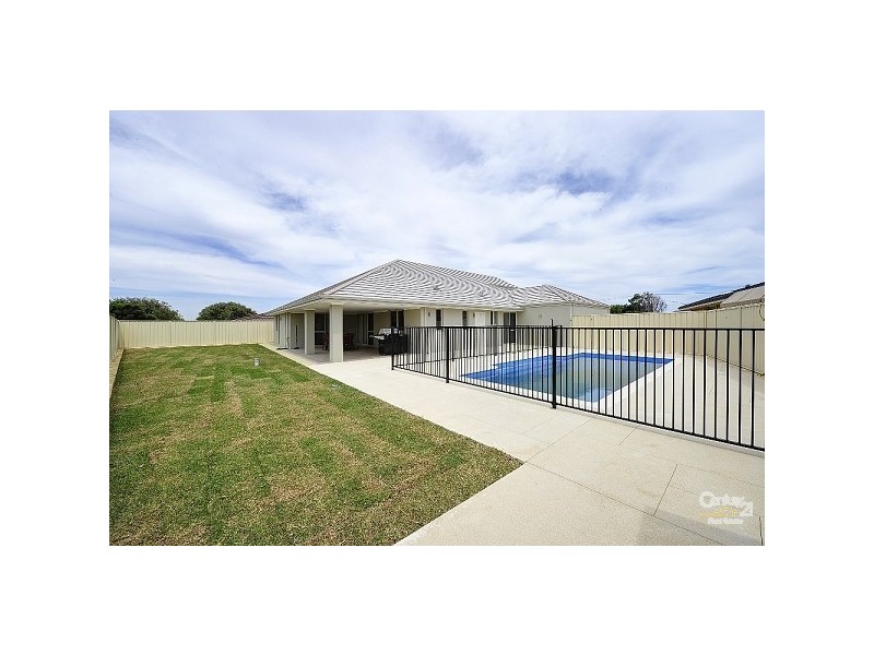6 Hera Court, San Remo WA 6210
