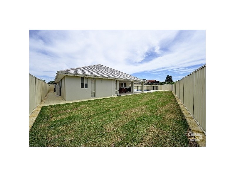 6 Hera Court, San Remo WA 6210