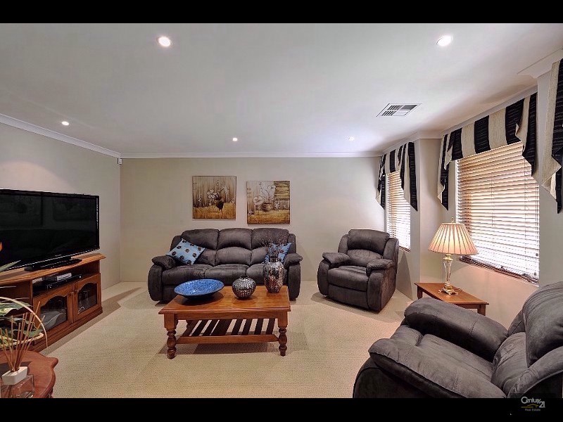 17 Tamcrest Loop, Meadow Springs WA 6210