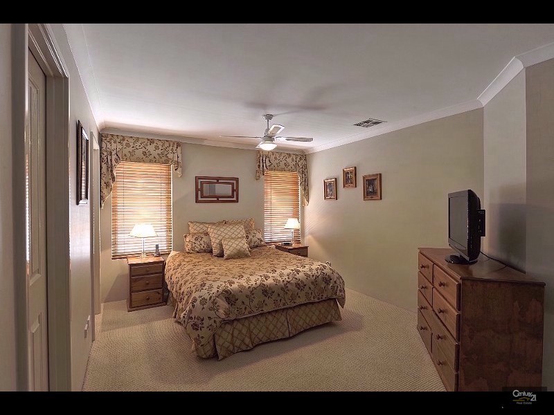 17 Tamcrest Loop, Meadow Springs WA 6210