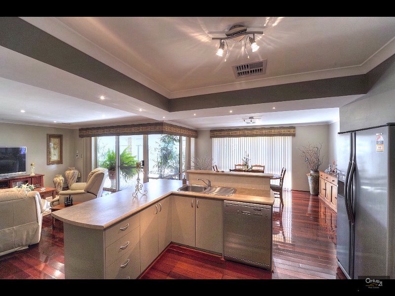 17 Tamcrest Loop, Meadow Springs WA 6210