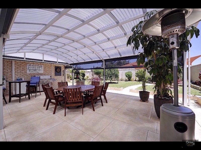 9 Suncrest Meander, Meadow Springs WA 6210