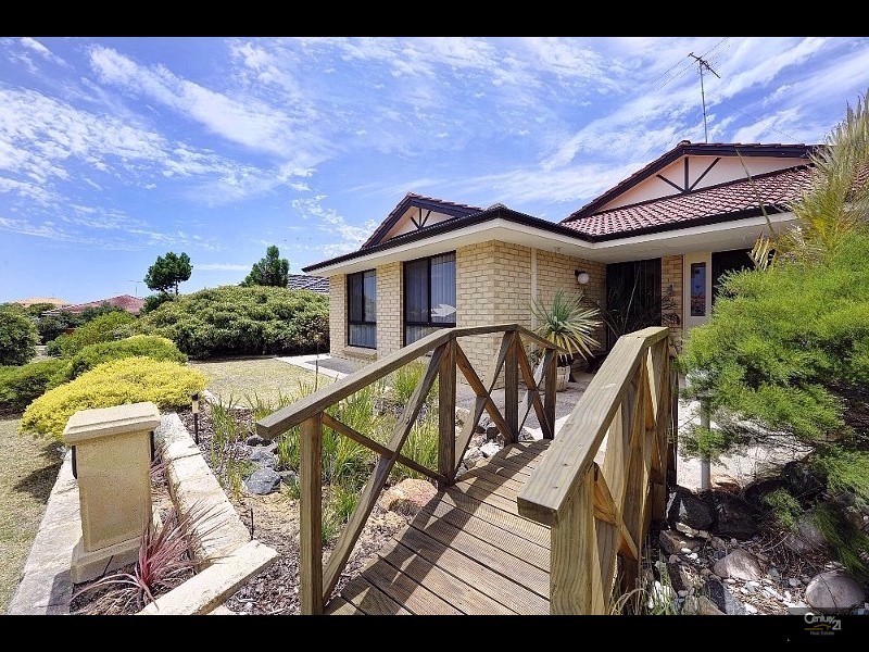8 Castaway Cove, Halls Head WA 6210