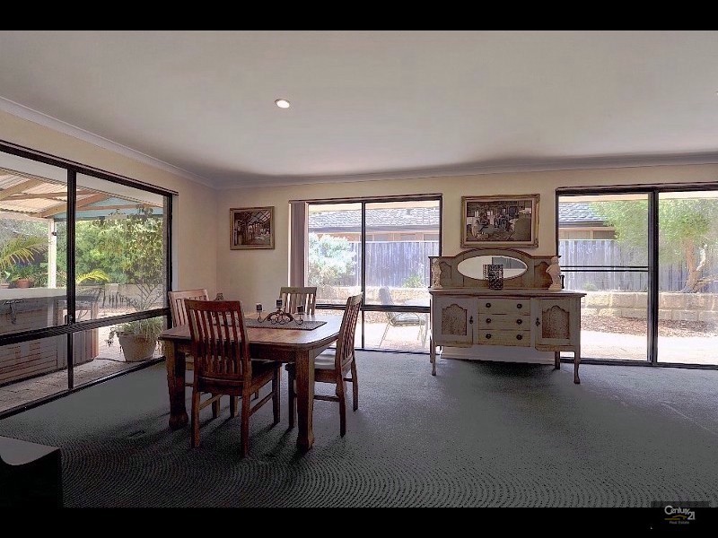 8 Castaway Cove, Halls Head WA 6210