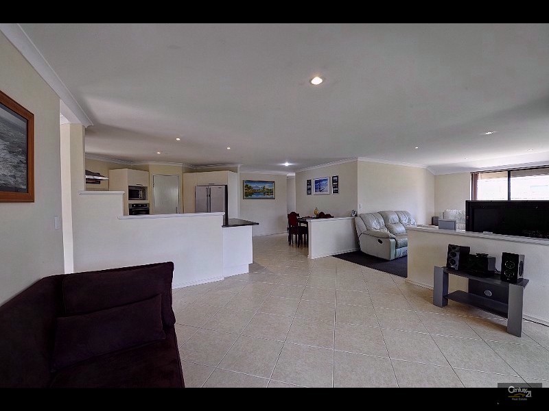 8 Castaway Cove, Halls Head WA 6210