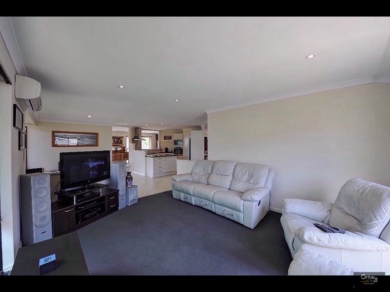 8 Castaway Cove, Halls Head WA 6210