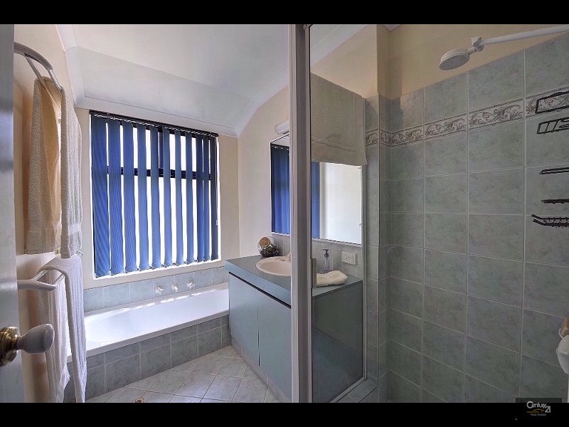 8 Castaway Cove, Halls Head WA 6210