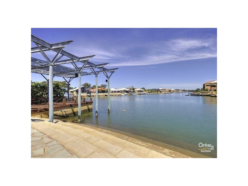 8/1 Mariners Cove Drive, Mandurah WA 6210