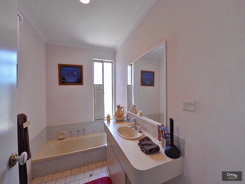 3 Lowden Road, Greenfields WA 6210