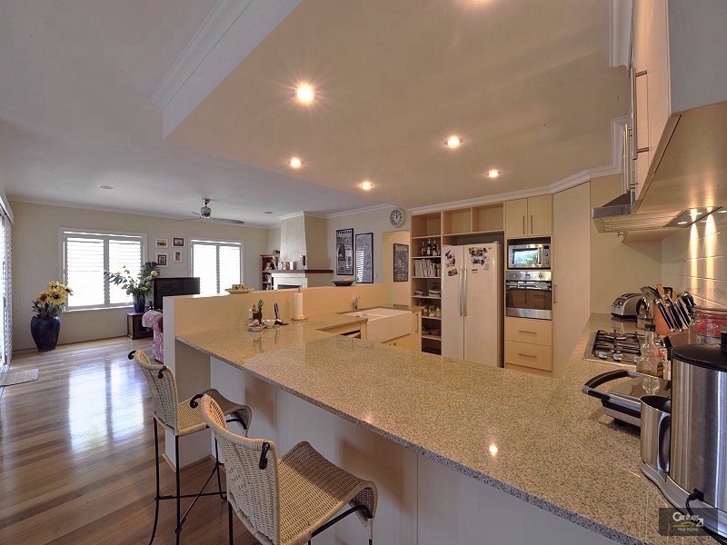 16 McKerracher Street, Dudley Park WA 6210