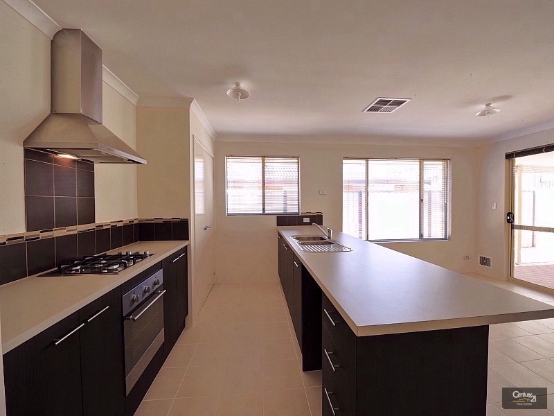 6 Bunker Retreat, Meadow Springs WA 6210