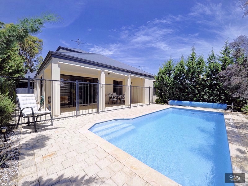 63 Bellavista Parade, Meadow Springs WA 6210