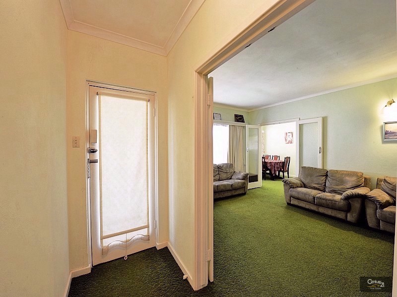 2 Gillark Street, Dudley Park WA 6210