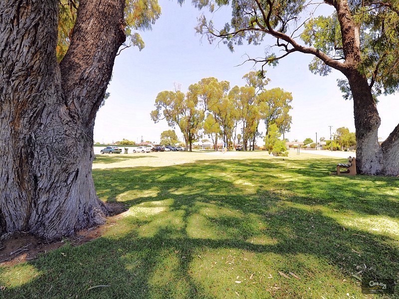 2 Gillark Street, Dudley Park WA 6210