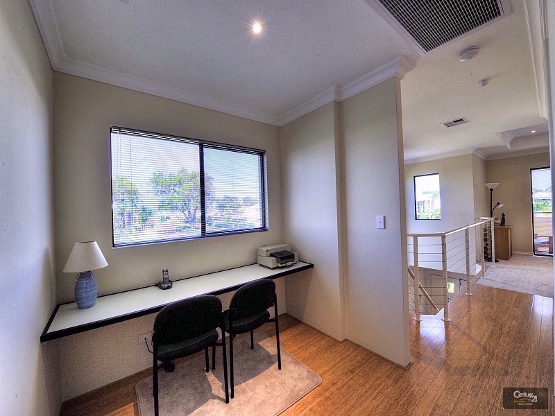 12 Sirrocco Drive, Mandurah Quays, Erskine WA 6210