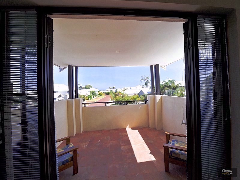 12 Sirrocco Drive, Mandurah Quays, Erskine WA 6210