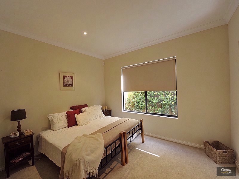 12 Sirrocco Drive, Mandurah Quays, Erskine WA 6210