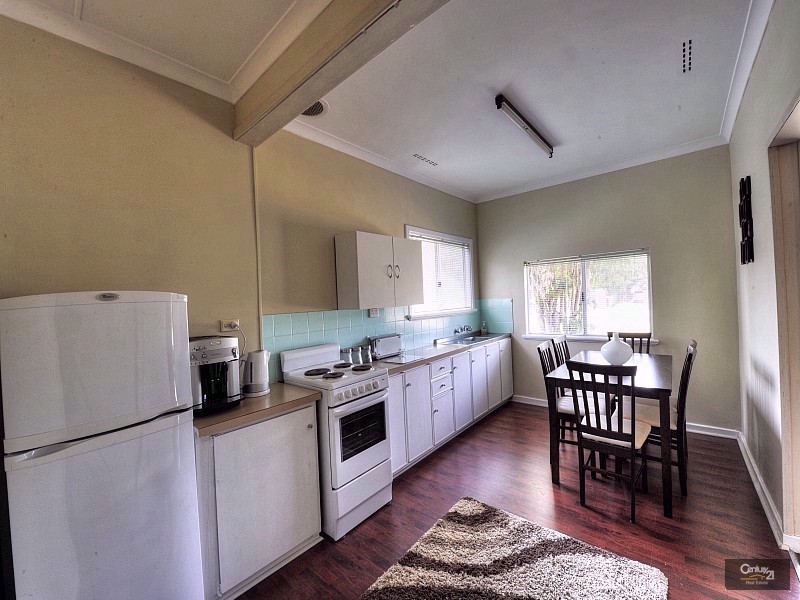 11 Roy Road, Coodanup WA 6210