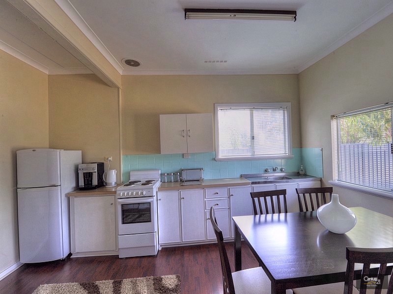 11 Roy Road, Coodanup WA 6210