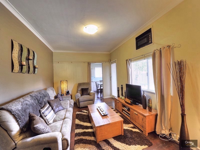 11 Roy Road, Coodanup WA 6210