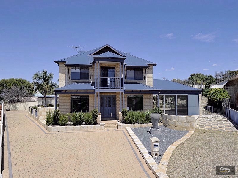 7 Dryandra Place, Halls Head WA 6210