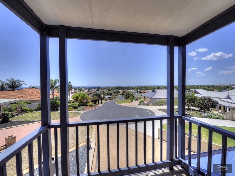 7 Dryandra Place, Halls Head WA 6210