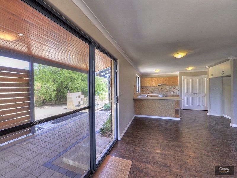 7 Dryandra Place, Halls Head WA 6210