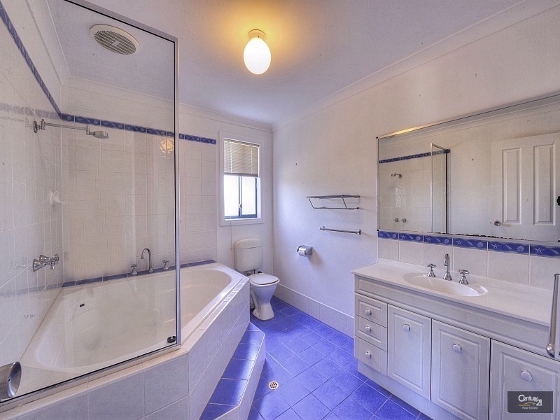 7 Dryandra Place, Halls Head WA 6210