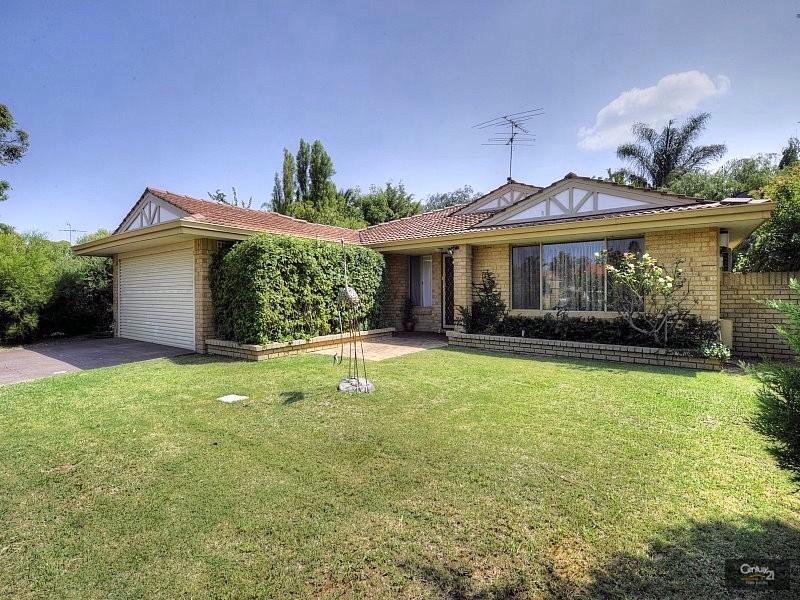 16 Inverness Drive, Meadow Springs WA 6210