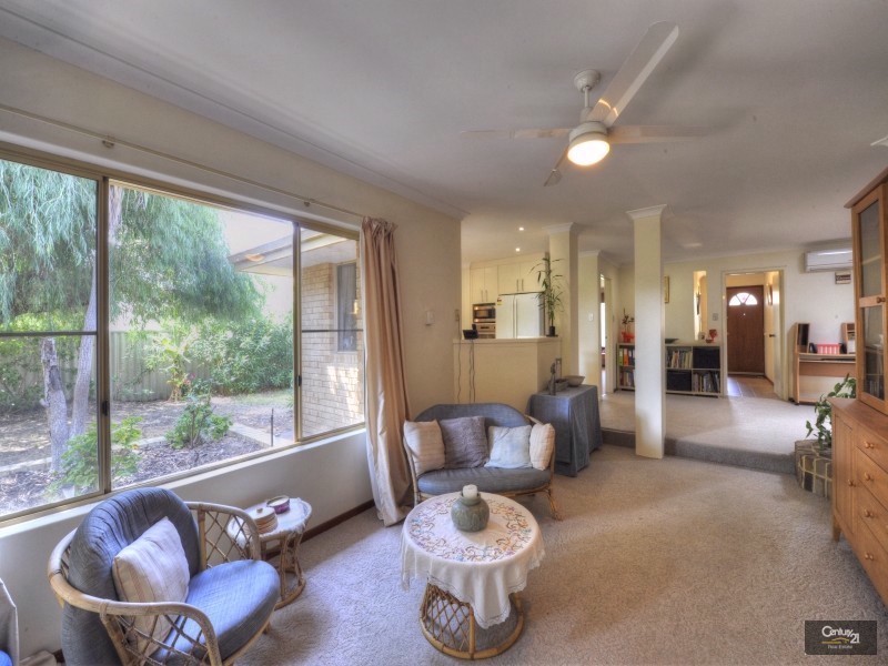 16 Inverness Drive, Meadow Springs WA 6210