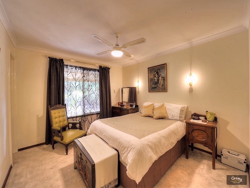 16 Inverness Drive, Meadow Springs WA 6210