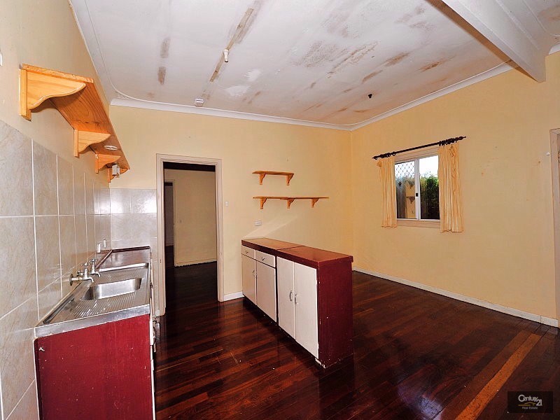 13 Dadger Street, Dudley Park WA 6210