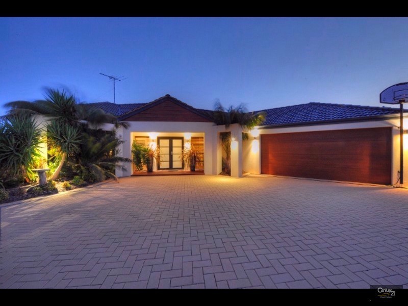 19 Armstrong Street, Halls Head WA 6210