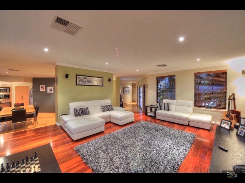 19 Armstrong Street, Halls Head WA 6210