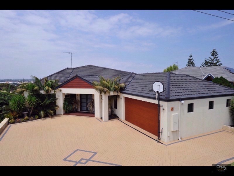 19 Armstrong Street, Halls Head WA 6210