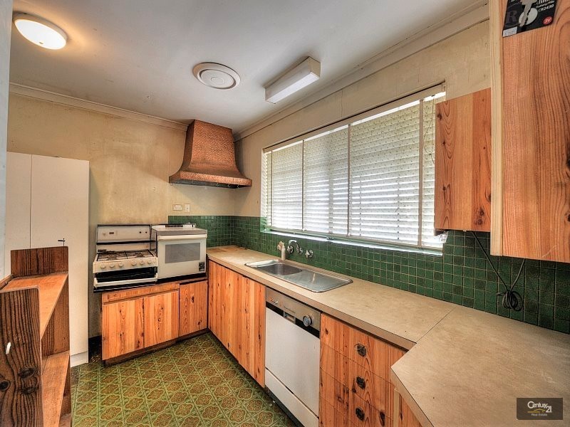 28 Churchill Ave, Dudley Park WA 6210