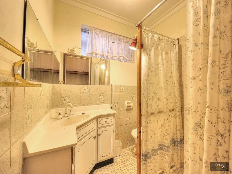 28 Churchill Ave, Dudley Park WA 6210