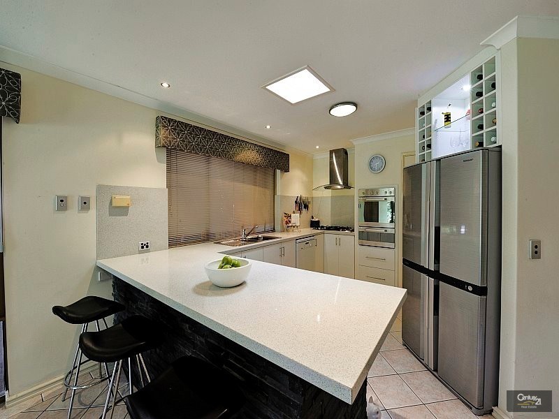 117 Woodland Parade, Stake Hill WA 6181