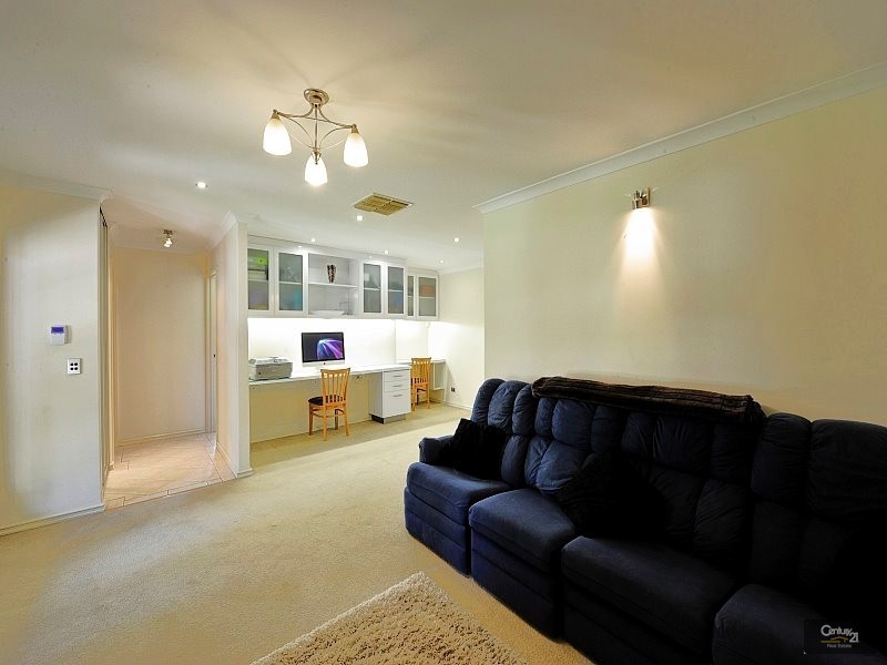 117 Woodland Parade, Stake Hill WA 6181