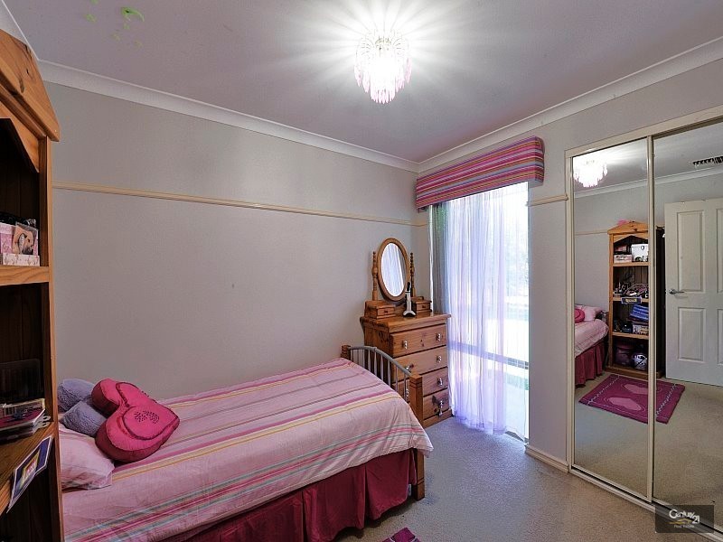 117 Woodland Parade, Stake Hill WA 6181